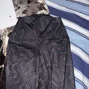 Yogalicious Black Swirl Pattern Leggings